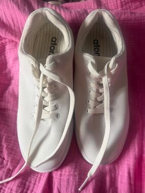 Atoms White Knit Lace-Up Athletic Sneakers